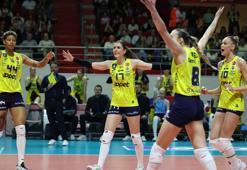 Fenerbahçe Opet, Eczacıbaşı Dynavit'i set vermeden devirdi ve seride 2-1 öne geçti