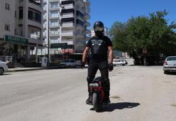 Fekeli gencin tek teker ulaşım aracı herkesin dikkatini çekiyor