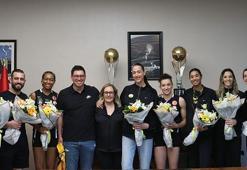 VakıfBank 7 sporcusu ile yollarını resmen ayırdı! Galatasaray'a transfer oldu