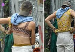 Eski model yıllardır sokaklarda yaşıyor! Çöpte bulduğu kıyafetleri giydi