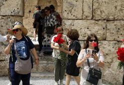 Antalya'da turistlere özel karşılama