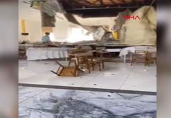 Nişanda asma tavan düştü, salondakiler dışarıya kaçtı