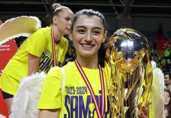 Buse Ünal: Takım ve staffla gurur duyuyorum!