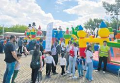 Efeler’de renkli kutlama