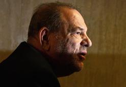 Harvey Weinstein: New York mahkemesi 2020 tecavüz mahkumiyetini bozdu