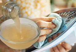 İçindeki kireci söküp atıyor! Tertemiz bir ütü için 3 öneri