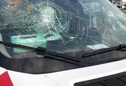 'Geç geldiniz' dedi, ambulansa kürekle saldırdı