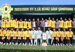 Esenler Erokspor şampiyonluk kupasını aldı!