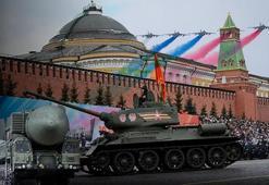 80 yıllık T-34 Kızıl Meydan'a çıktı! 'Yıkıcı savaş sonrası, sergileyecek bir şeyleri kalmadı'