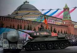80 yıllık T-34 Kızıl Meydan'a çıktı! 'Yıkıcı savaş sonrası, sergileyecek bir şeyleri kalmadı'