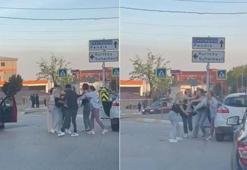 İstanbul'da şok görüntü! Kadın sürücüler kavga etti