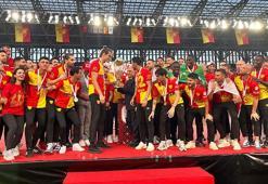 Süper Lig'e yükselen Göztepe kupasına kavuştu!