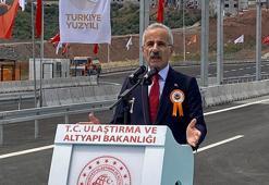'Ülkemizin güçlü bir ekonomiye sahip olması için dev yatırımları hayata geçiriyoruz'