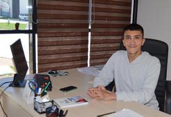 Üniversiteyi birincilikle bitiren yüzde 80 engelli Osman, ilk sınavda memur oldu