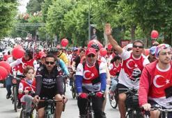 Yer: Kadıköy! Motosikletliler öldürülen taksici ve motokuryeleri andı