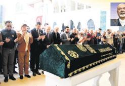 Duayen ismi dostları uğurladı