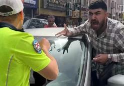 Yer: Aksaray! Kendisini uyaran polisin üzerine aracını sürdü