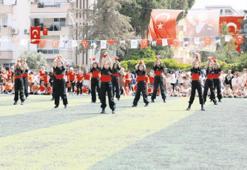 Halk oyunları yaşatılıyor