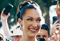 Bella Hadid'den Filistin'e destek! Cannes sokaklarında Kefiye elbisesiyle gezdi