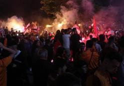 Galatasaray'ın şampiyonluğu sonrası Adana'da gerginlik! İzmir'de Fenerbahçe taraftarı kutlamada