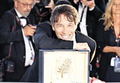 Cannes’da ‘Anora’ kazandı