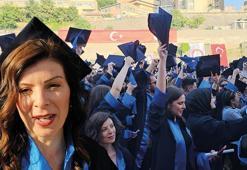 Zonguldak'ta 42 yaşındaki kadın öğrenci üniversiteden birincilikle mezun oldu
