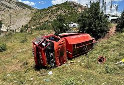Tunceli'de itfaiye aracı, şarampole yuvarlandı! Yaralılar var