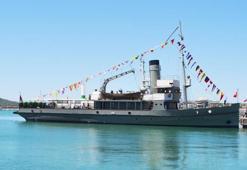 TCG Nusret Ayvalık'ta vatandaşların ziyaretine açıldı