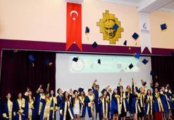 Manisa CBÜ İletişim Fakültesi'nde ilk mezuniyet heyecanı