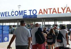 Bayram rekorla geldi! Antalya ve İstanbul havalimanları zirvede