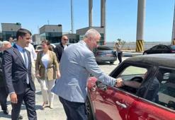 Bakan Bolat, sınır kapısında gurbetçilerle bayramlaştı