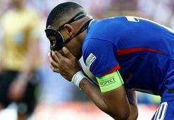 Fransa, Polonya engeline takıldı! Zirveyi kaybetti