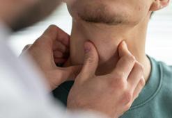 Doktorlar şaşkın! Boğazında durmadan kıllar çıktı: 'Sadece 2 vaka var'