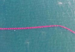 Deniz yüzeyinde hayran bırakan görüntü! 1 kilometre uzunluğunda Türk bayrağı açıldı