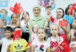 Emine Erdoğan, Astana’da yetimhane ziyaret etti