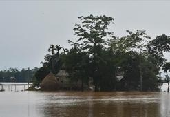 Hindistan'da aşırı yağışların yol açtığı sellerde hayatını kaybedenlerin sayısı 58'e yükseldi