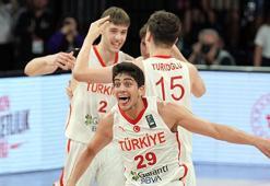 Bakan Bak'tan 17 Yaş Altı Erkek Basketbol Milli Takımı'na tebrik!