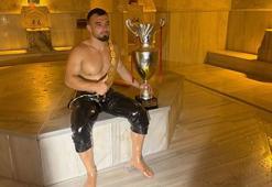 Yusuf Can Zeybek 'hamam' geleneğini sürdürdü!