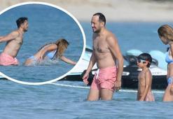 Sarp Apak ile Bengisu Uzunöz, Çeşme'de! İddiaya girip yüzme yarışı yaptılar