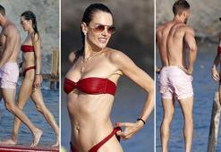 Ünlü model ile milyoner sevgilisinin aşk tatili! İbiza'da deniz ve güneşin tadını çıkardılar