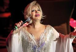 Emel Sayın’la zamanda yolculuk