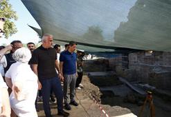 Bakan Ersoy, Side Antik Kenti'nde incelemede bulunarak bilgi aldı