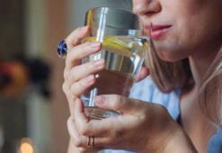 İçtiğiniz suya bir parça ekleyin! Günler içinde yüzünüzdeki farkı göreceksiniz