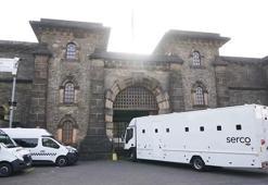 İngiltere'de yeni hükümet cezaevlerindeki kalabalığı önlemek için erken tahliye kararı aldı