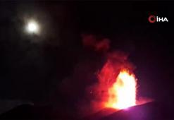 Etna Yanardağı yeniden faaliyete geçti