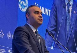 'Küresel sistemde yaşanan belirsizliklerin başarıyla üstesinden geliyoruz'