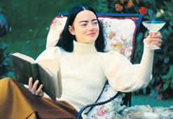 Frankestein perdeden selamlıyor