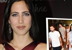 Zehra Çilingiroğlu ve sevgilisi Mürsel Kaya'nın Çeşme'de akşam yürüyüşü!