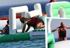 Aylin Kontente ve Alper Kul tatil sezonunu açtı! Baba oğul denizde yarıştı