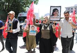 Evlat nöbetine katılan baba: Kalemi aldılar, silah verdiler